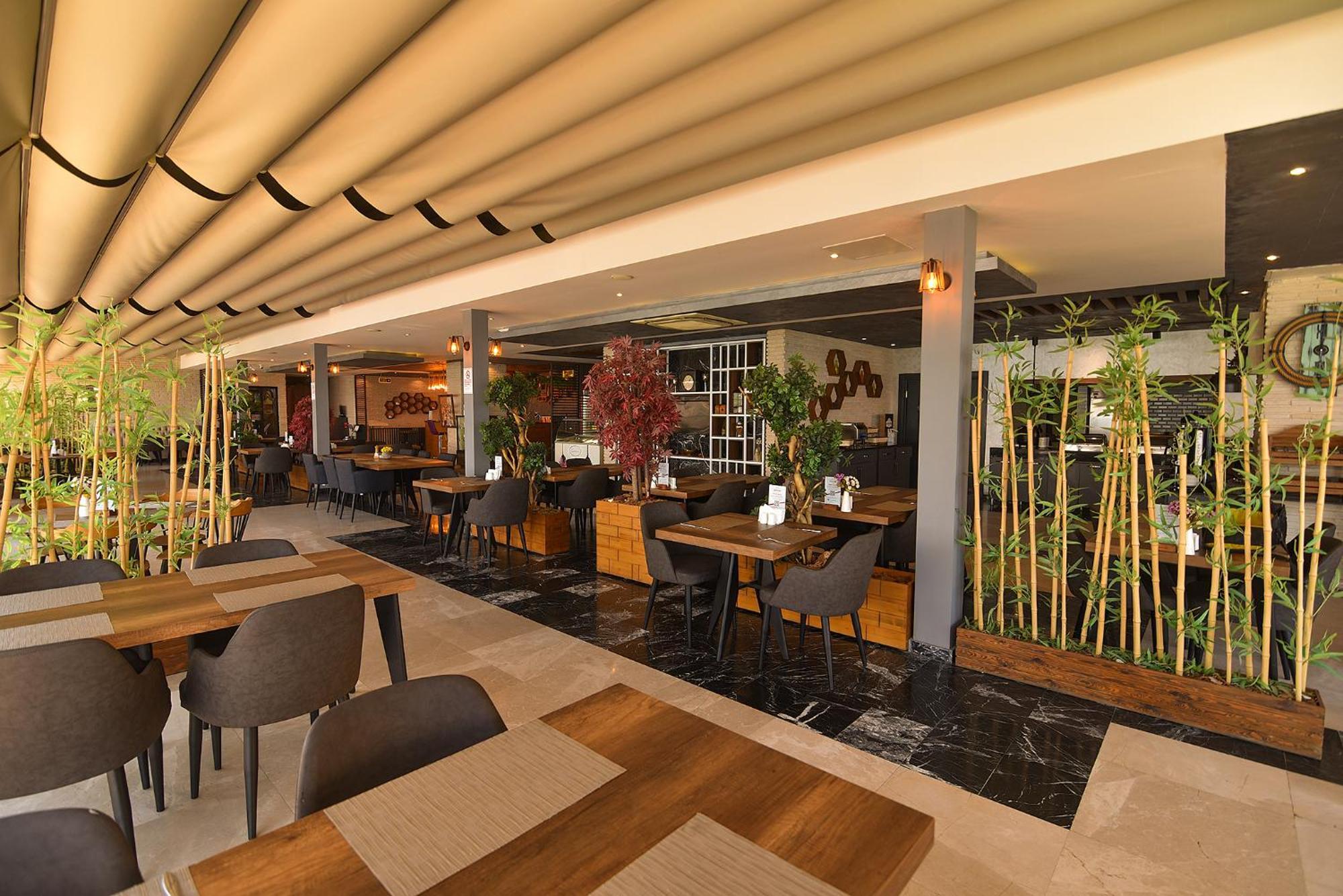 Royal Comfort Hotel Arakli Exterior photo
