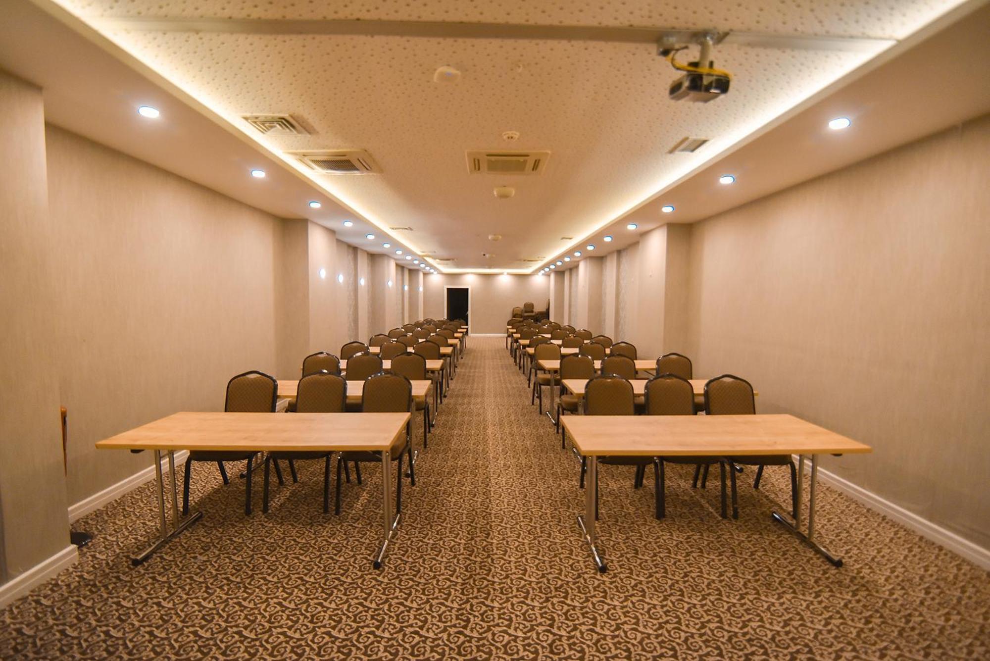 Royal Comfort Hotel Arakli Exterior photo