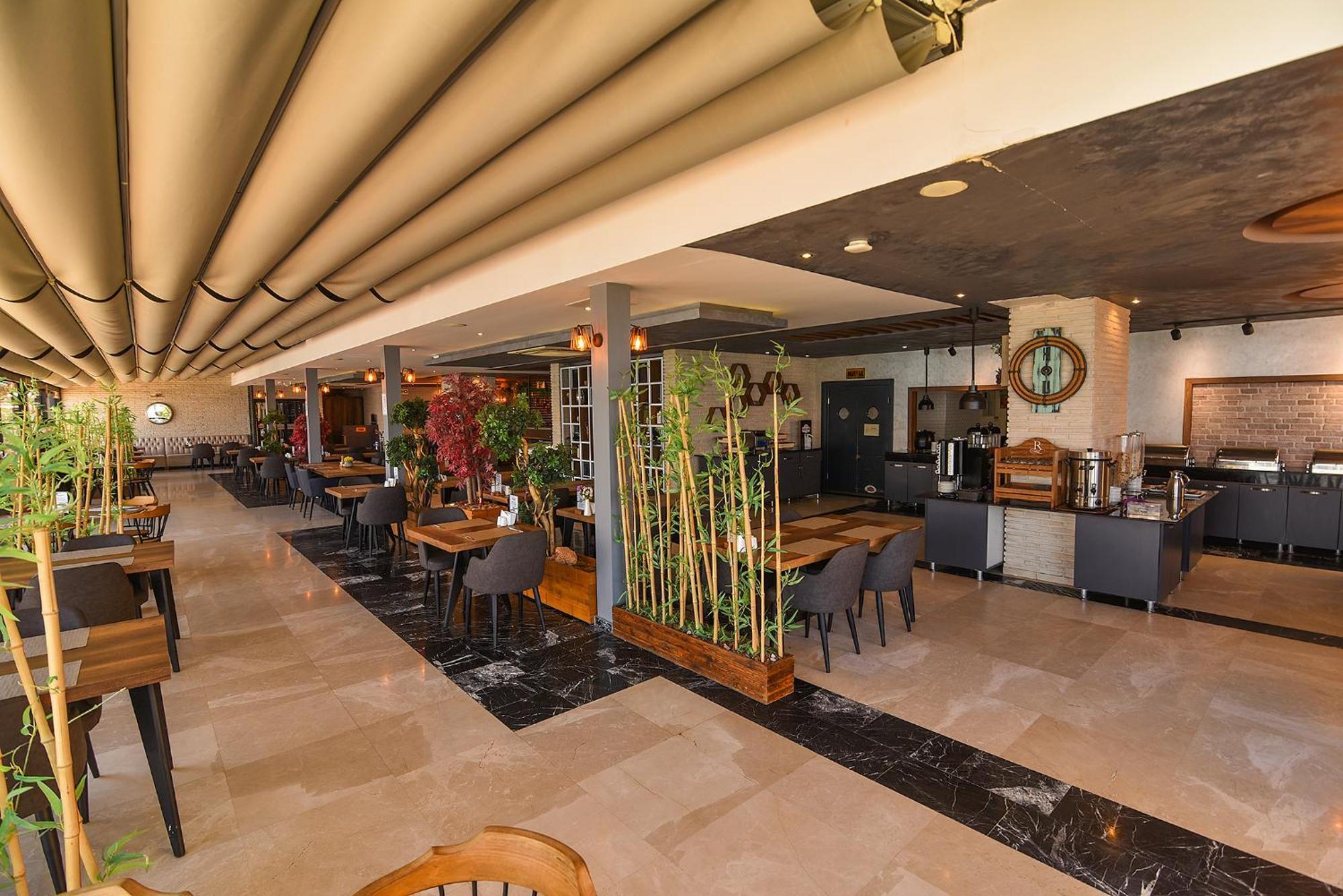 Royal Comfort Hotel Arakli Exterior photo