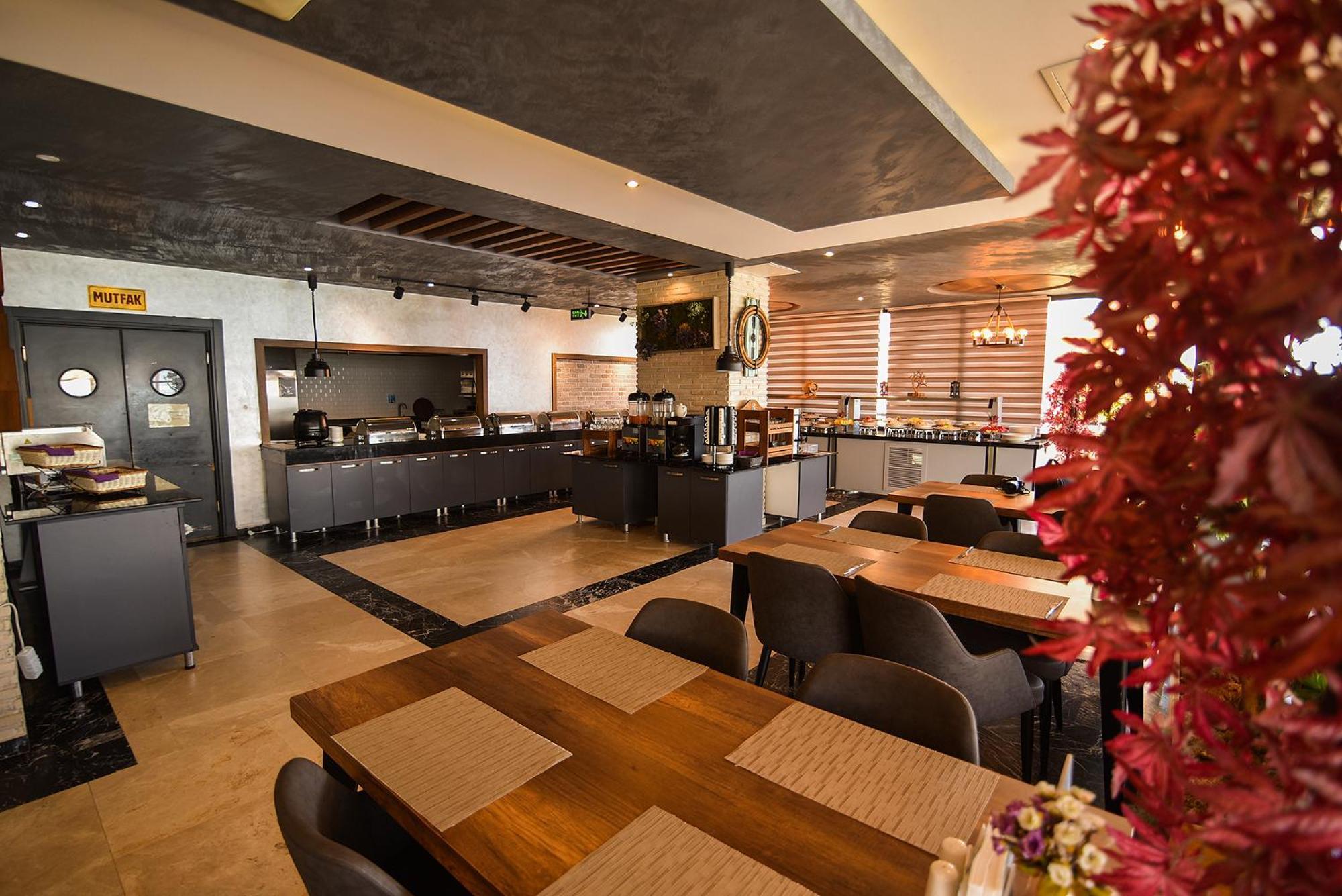 Royal Comfort Hotel Arakli Exterior photo