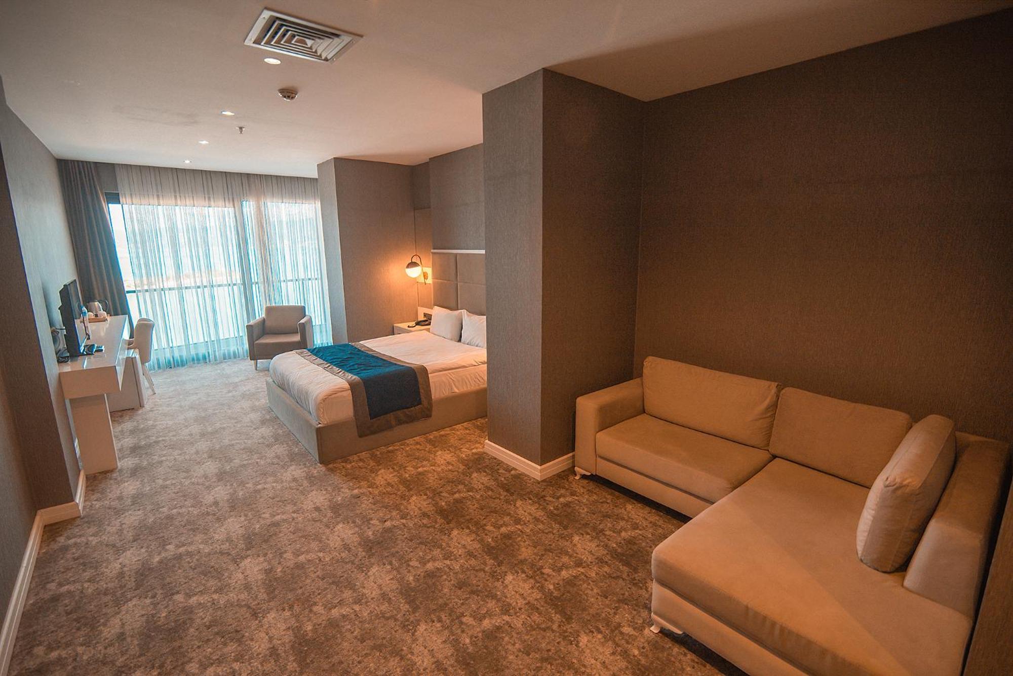 Royal Comfort Hotel Arakli Exterior photo