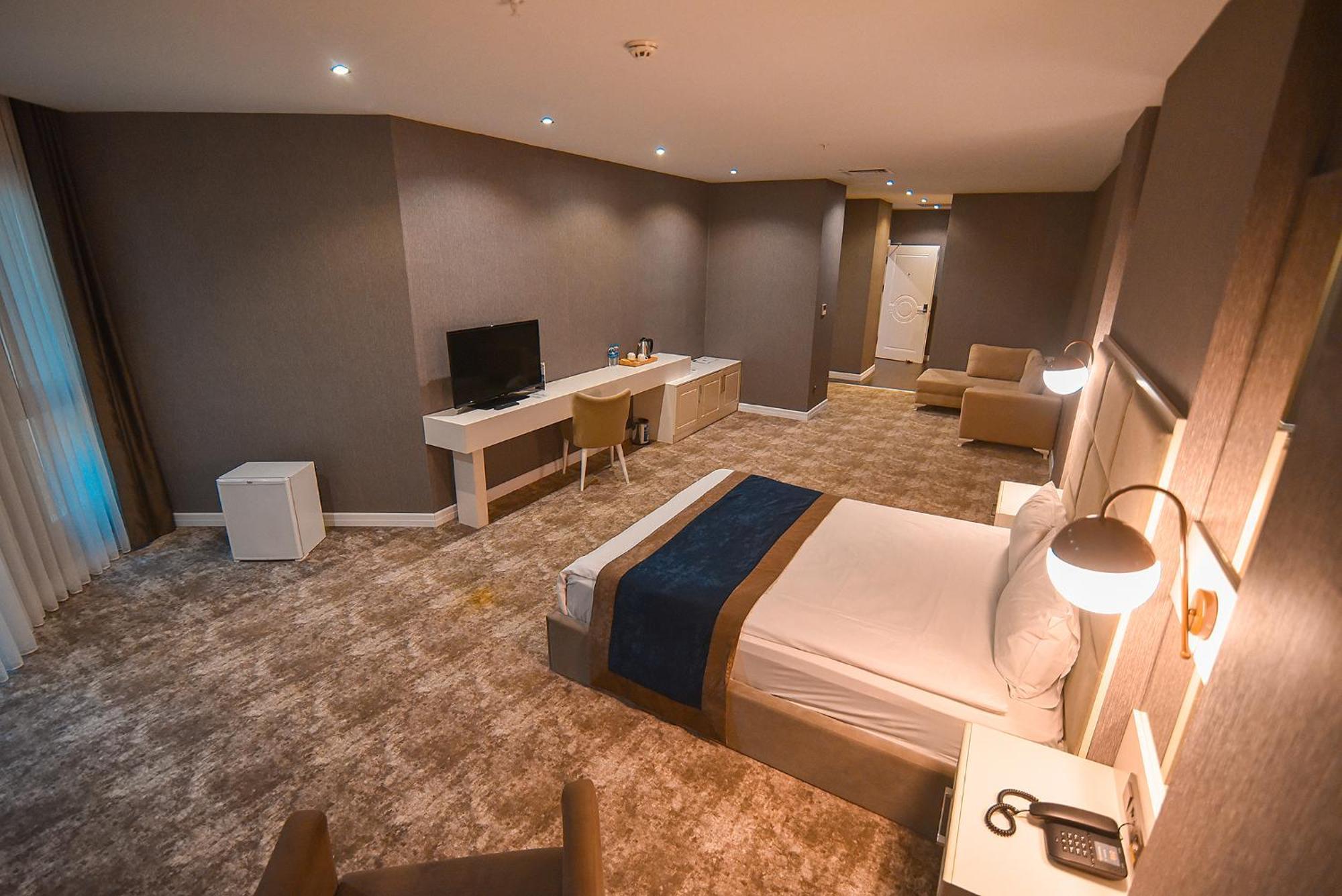 Royal Comfort Hotel Arakli Exterior photo